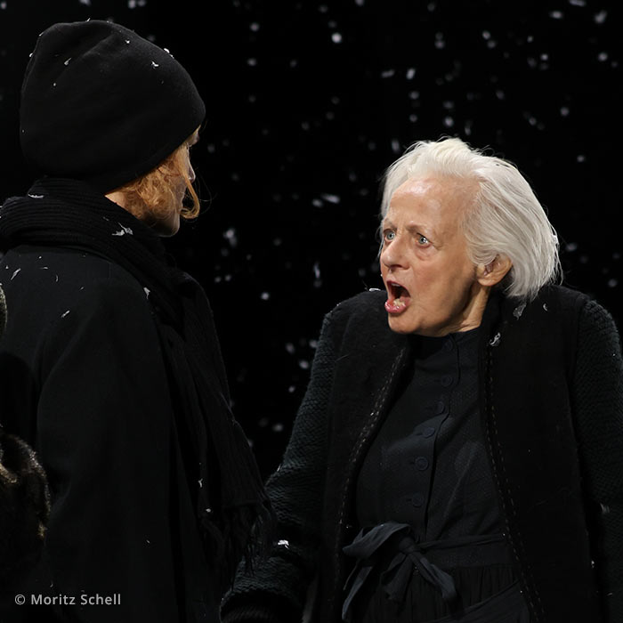 Lore Stefanek als Die Alte in „Leben und Sterben in Wien“