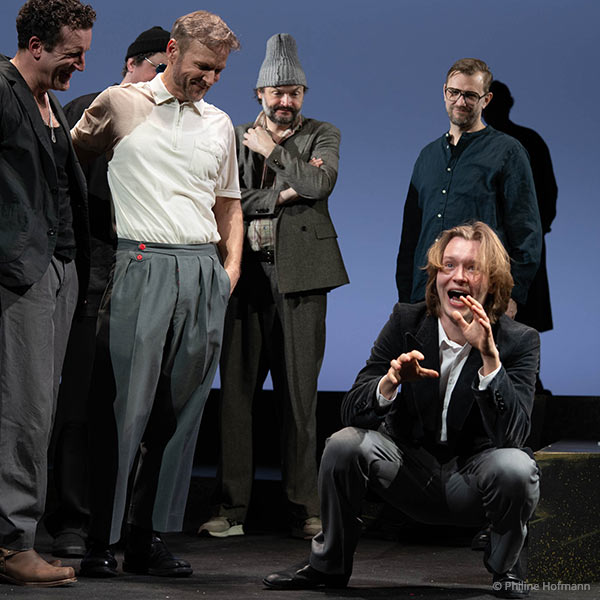 Nils Arztmann als Adam und Leo in „Das Vermächtnis“