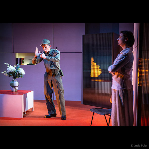 Augustin Groz als Der Adjutant in &bdquo;Siebenundf&uuml;nfzig&ldquo;