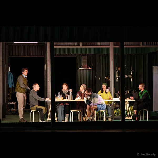 Jakab Tarnóczi (Regie) für „Rutherford & Sohn“