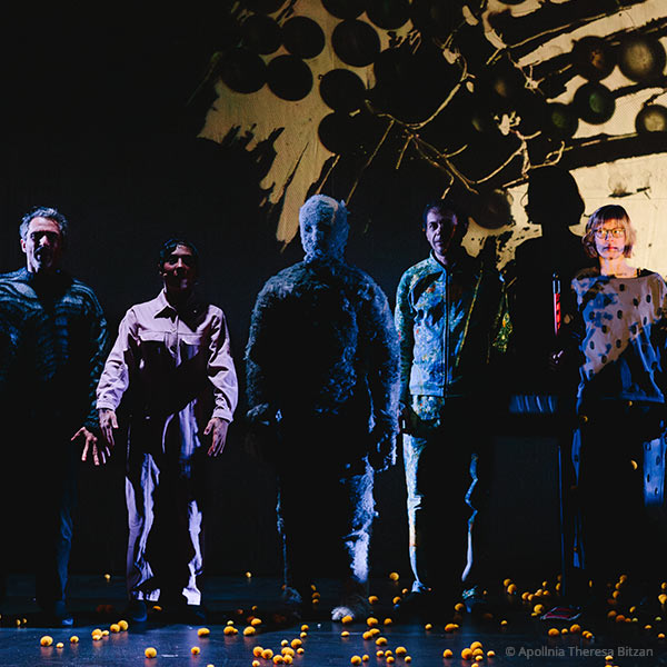 „staub... a little mindblow*“ von Natascha Gangl, Idee und Konzept spitzwegerich