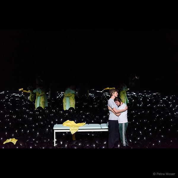 „The Broken Circle“ von Johan Heldenbergh und Mieke Dobbels, Inszenierung Sara Ostertag