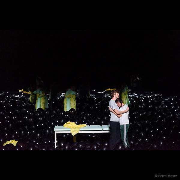 © Petra Moser - „The Broken Circle“ von Johan Heldenbergh und Mieke Dobbels, Inszenierung Sara Ostertag BL - Broken Circle