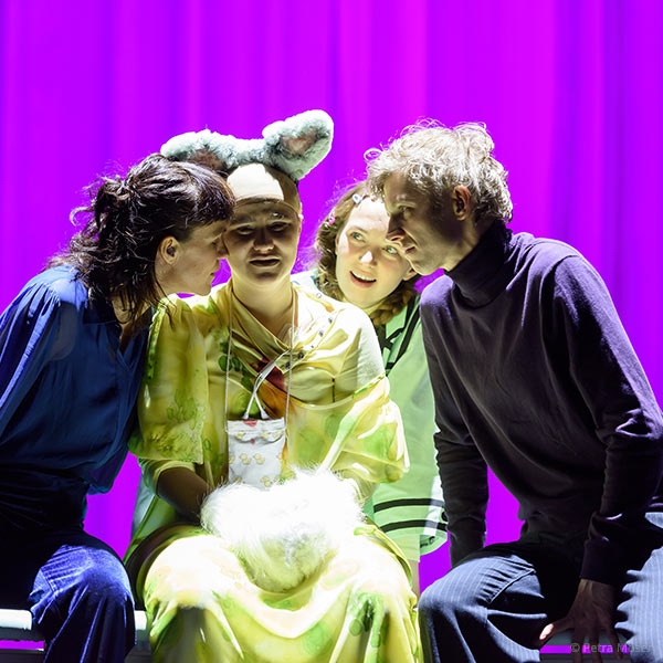 „The Broken Circle“ von Johan Heldenbergh und Mieke Dobbels, Inszenierung Sara Ostertag