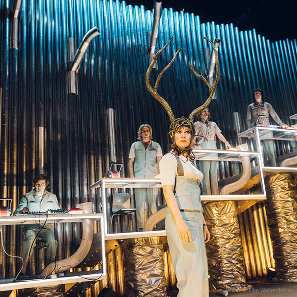 „Die Maschine oder: Über allen Gipfeln ist Ruh“ von Georges Perec und Johann Wolfgang von Goethe, Inszenierung Anita Vulesica