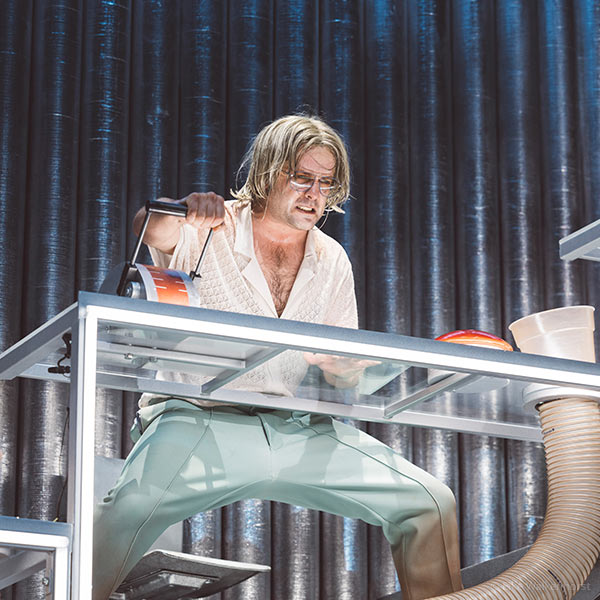 „Die Maschine oder: Über allen Gipfeln ist Ruh“ von Georges Perec und Johann Wolfgang von Goethe, Inszenierung Anita Vulesica