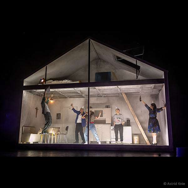 BS - Lisa Wentzf - „Azur oder die Farbe von Wasser“,