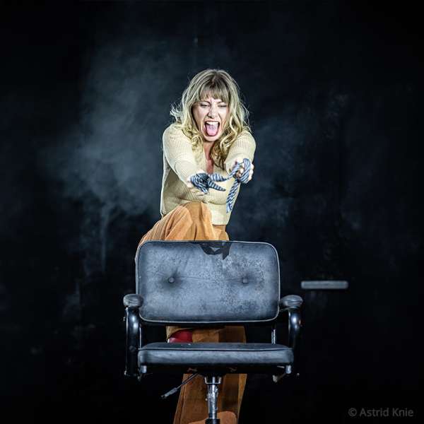 © Astrid Knie - Johanna Mahaffy als Jessica in „Die schmutzigen Hände“ BS - Johanna Mahaffy
