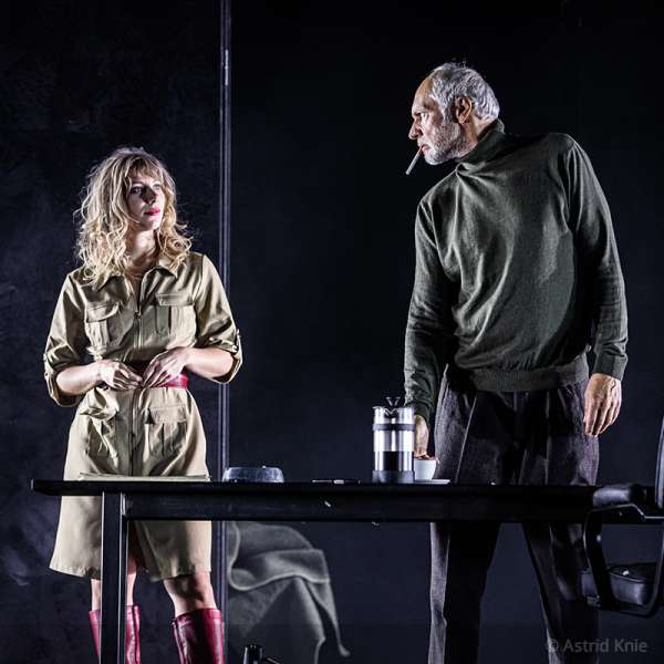 © Astrid Knie - Johanna Mahaffy als Jessica in „Die schmutzigen Hände“ BS - Johanna Mahaffy