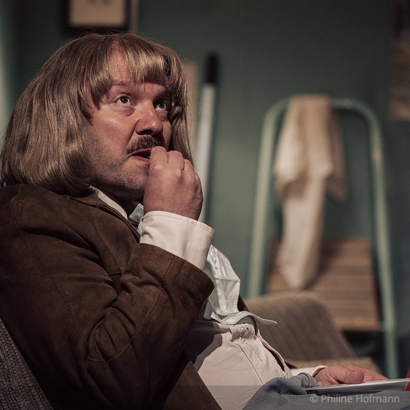 Simon Bauer als F&uuml;rst Myschkin in &bdquo;Der Idiot&ldquo;