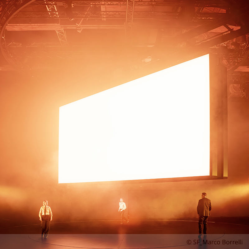 Valery Tscheplanowa als Mephistopheles in &bdquo;Faust I&ldquo;