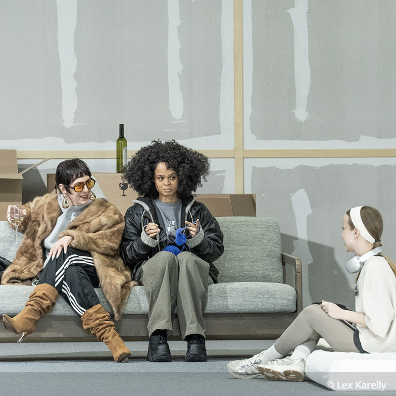Otiti Engelhardt als Stella in &bdquo;Wir t&ouml;ten Stella&ldquo;