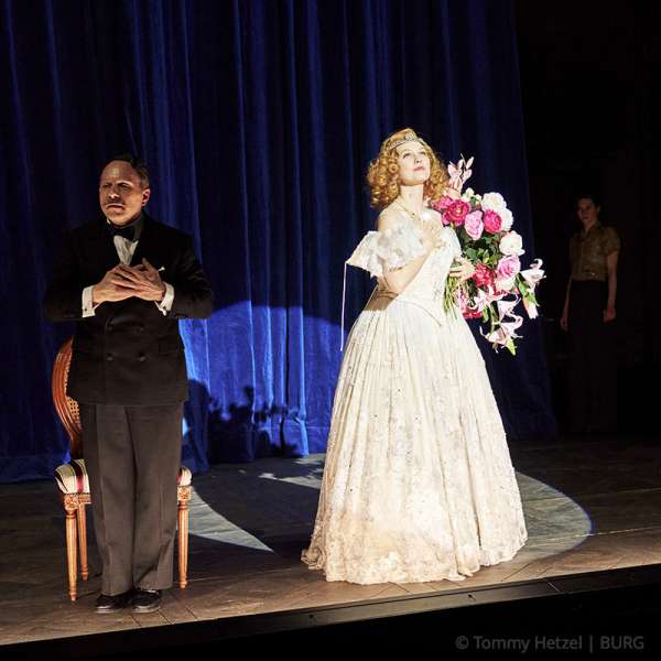 © Tommy Hetzel - Nina Siewert als Ilona in „Isidor“ NR - Nina Siewert