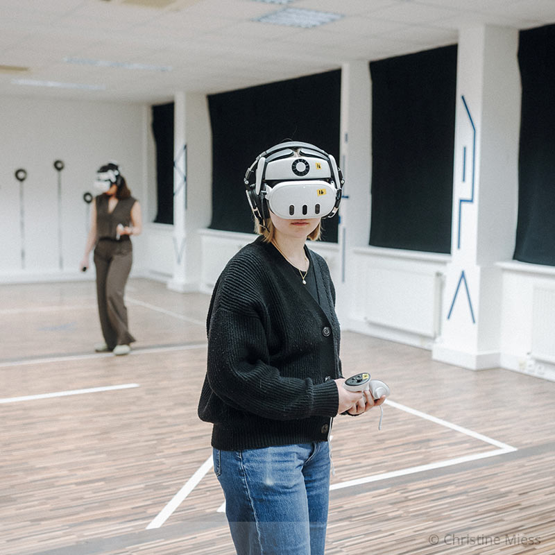 DARUM (Victoria Halper und Kai Kr&ouml;sche) f&uuml;r &bdquo;Aufl&ouml;sung. Ein (virtueller) Kontrollverlust&ldquo;